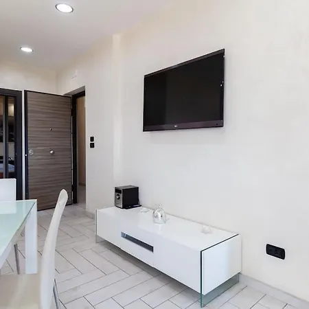 Appartamento Suitehouse - With Jacuzzi & Comfort