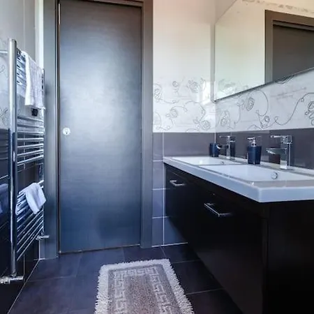 Appartamento Suitehouse - With Jacuzzi & Comfort San Giorgio a Cremano
