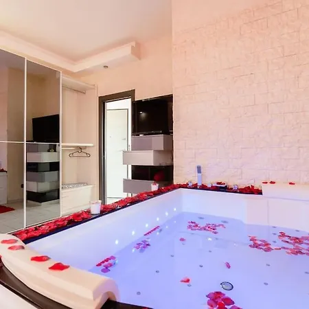 Apartment Suitehouse - With Jacuzzi & Comfort